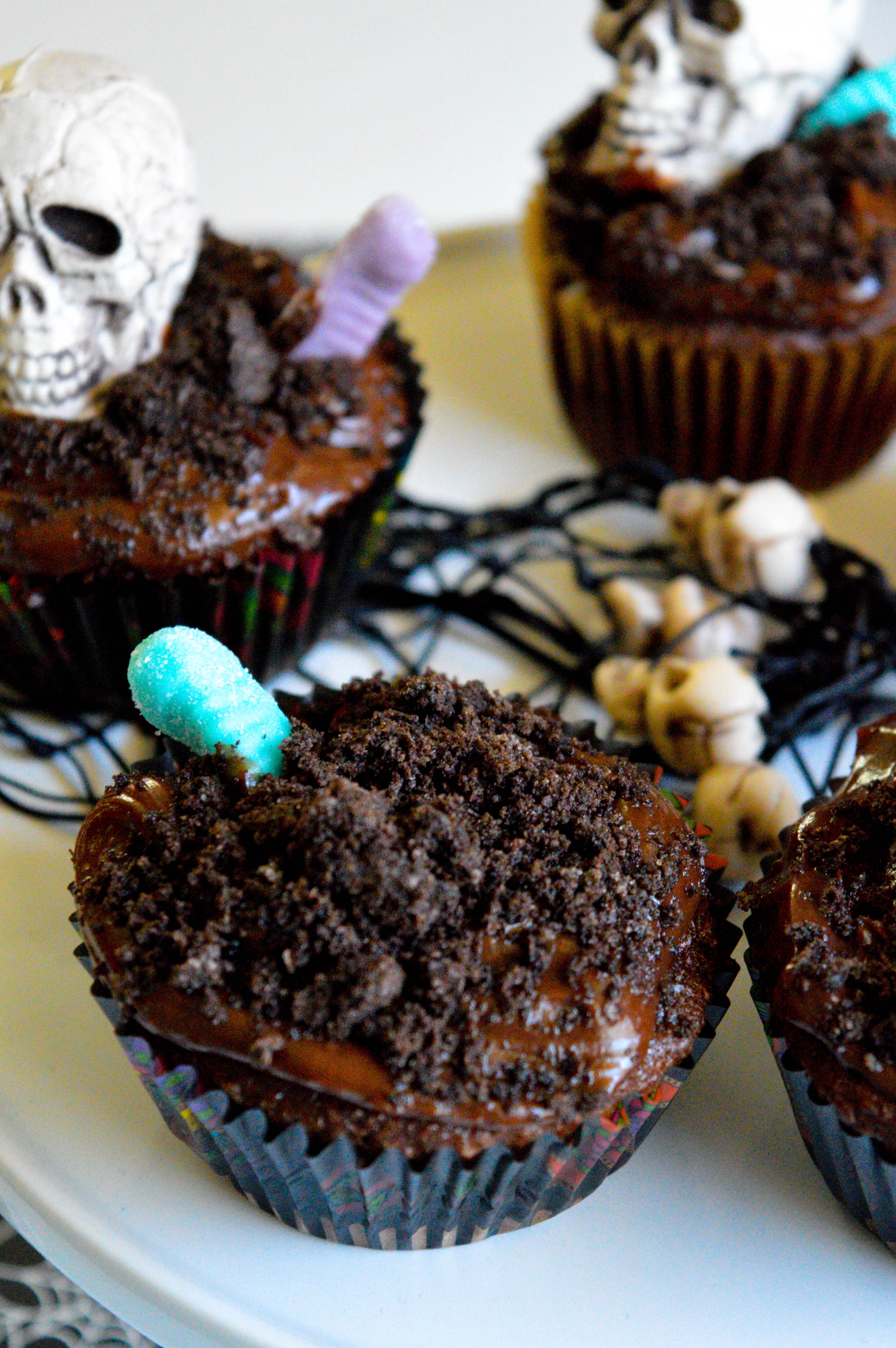 Spooky Halloween Graveyard Cupcakes - Simple Sojourns